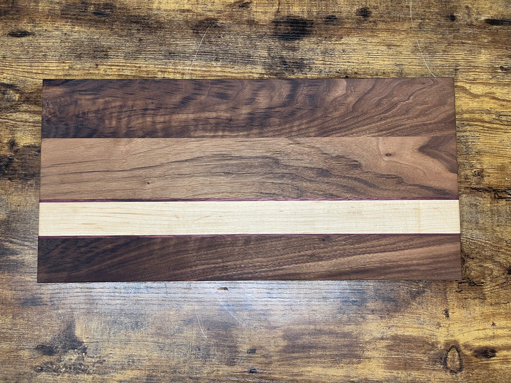 Large walnut cutting board - face grain
