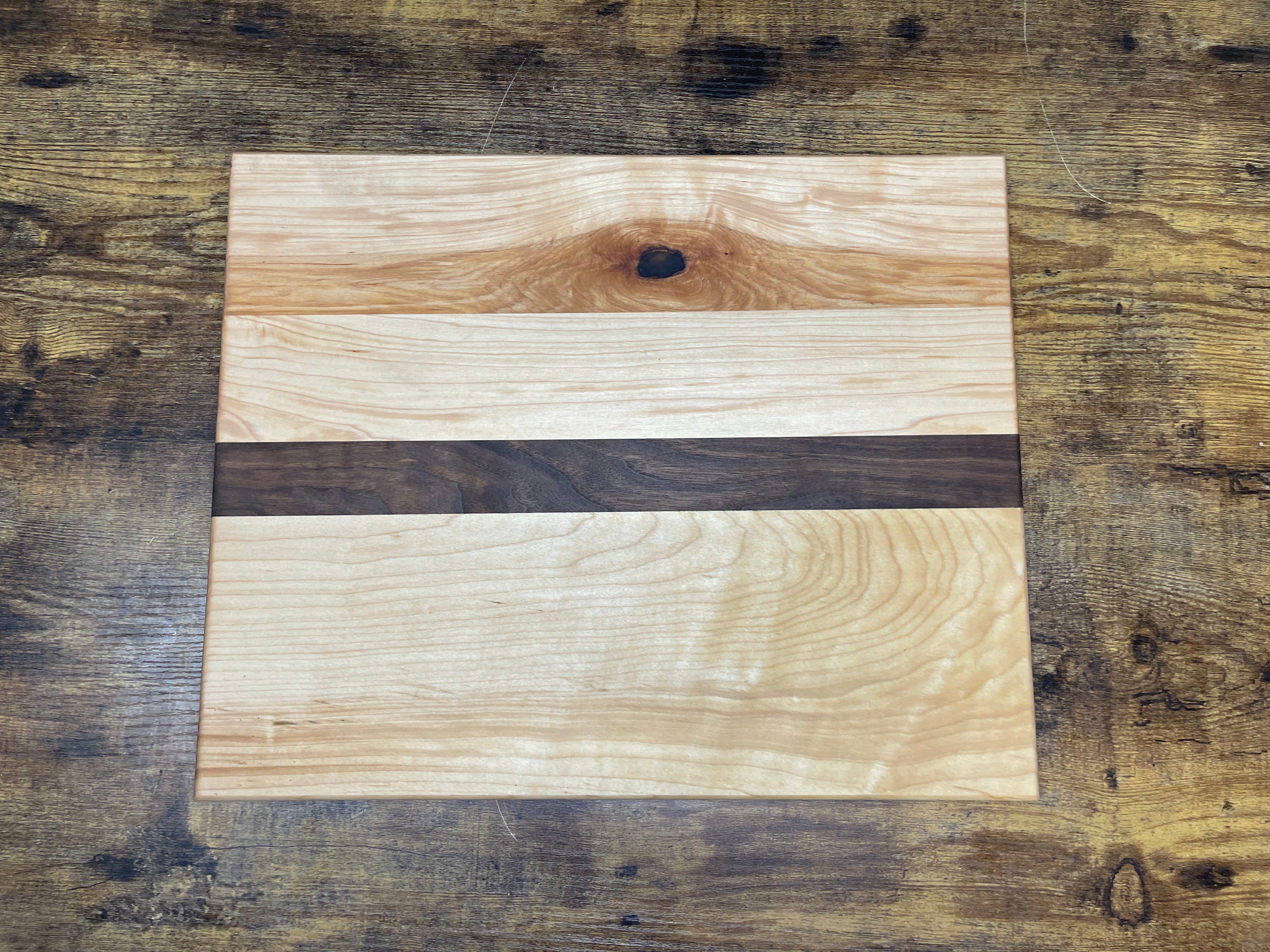 Large maple cutting board - Long lasting everyday cutting board